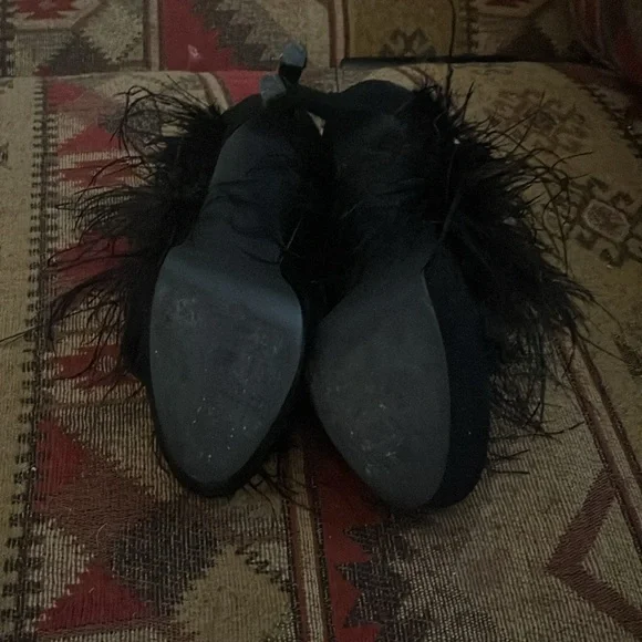 Feather Privileged Heels! - Picture 3 of 3